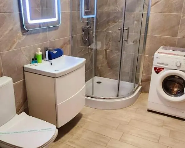 Infinity Luxury Jacuzzy Gym Sauna *