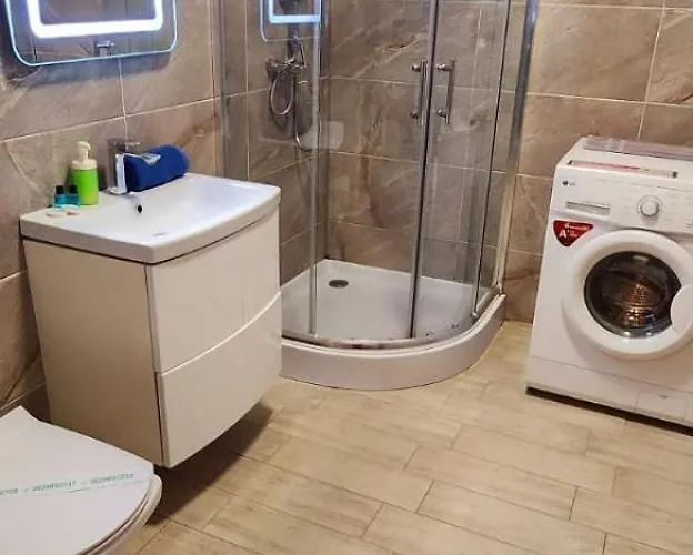 Infinity Luxury Jacuzzy Gym Sauna Apartment