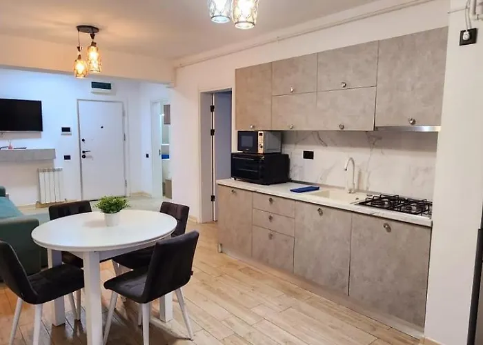 Infinity Luxury Jacuzzy Gym Sauna Apartment Navodari