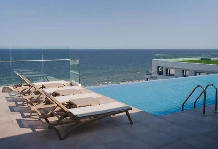 Infinity Luxury Jacuzzy Gym Sauna