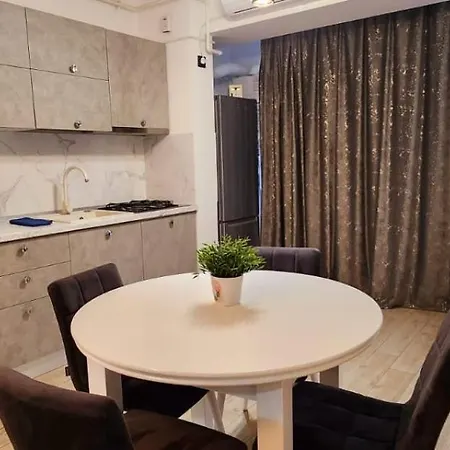 Infinity Luxury Jacuzzy Gym Sauna 那沃达利