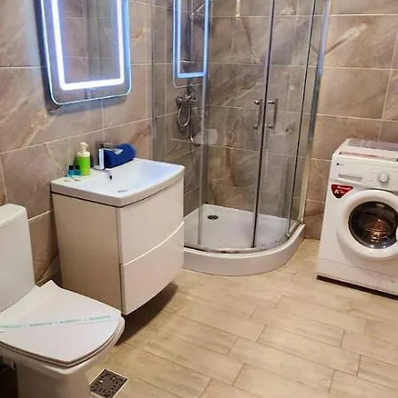 Infinity Luxury Jacuzzy Gym Sauna *