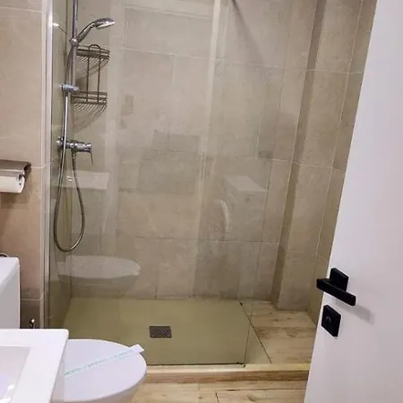 Infinity Luxury Jacuzzy Gym Sauna 公寓 那沃达利