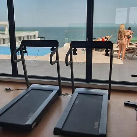 Infinity Luxury Jacuzzy Gym Sauna