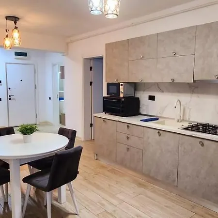 Infinity Luxury Jacuzzy Gym Sauna 公寓 那沃达利