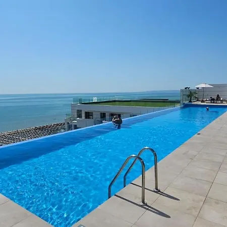 Infinity Luxury Jacuzzy Gym Sauna 公寓 *