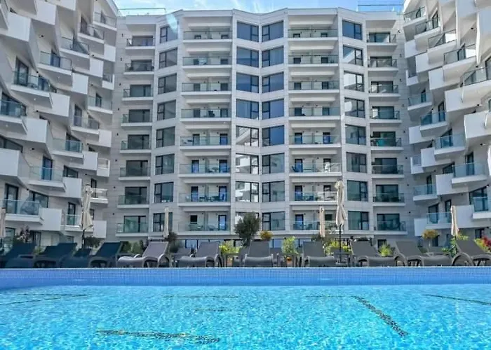 Infinity Luxury Jacuzzy Gym Sauna Apartament *