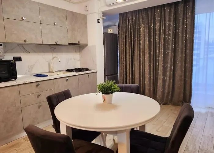 Infinity Luxury Jacuzzy Gym Sauna Năvodari