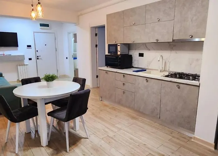 Infinity Luxury Jacuzzy Gym Sauna Apartament *