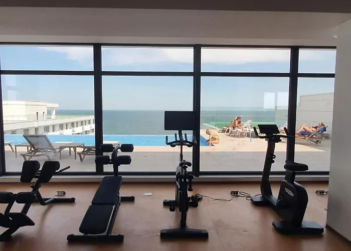 Infinity Luxury Jacuzzy Gym Sauna *