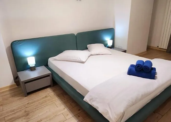 Infinity Luxury Jacuzzy Gym Sauna Apartament *